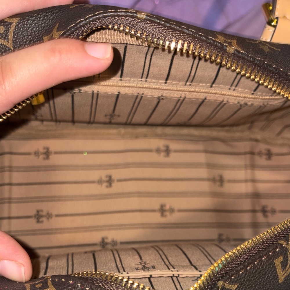 Brown Designer Handbag - Picture 4 of 4